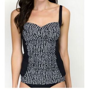 La Blanca Savanna Nights one piece sz 8 black white
